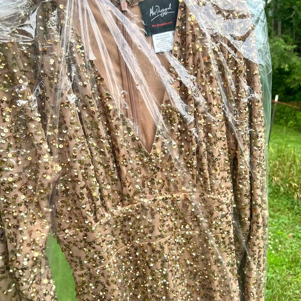 Mac Duggal style 10791 Bronze Long Sleeve Gown with V-Neck NWT - Picture 6 of 9